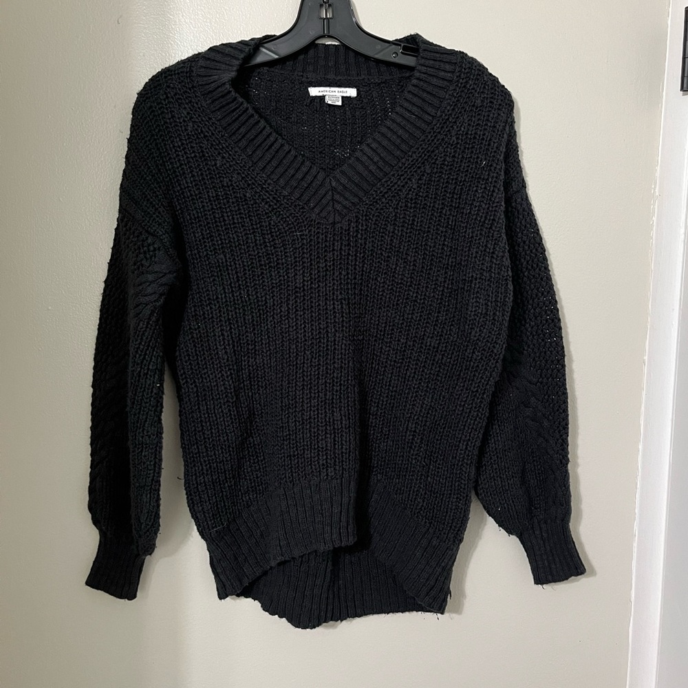 American Eagle | Black V-Neck Sweater